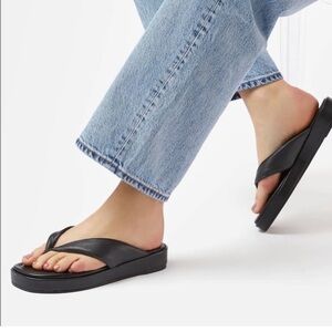 Dune London Longisland flip flop sandals black leather 40 padded thong 90s